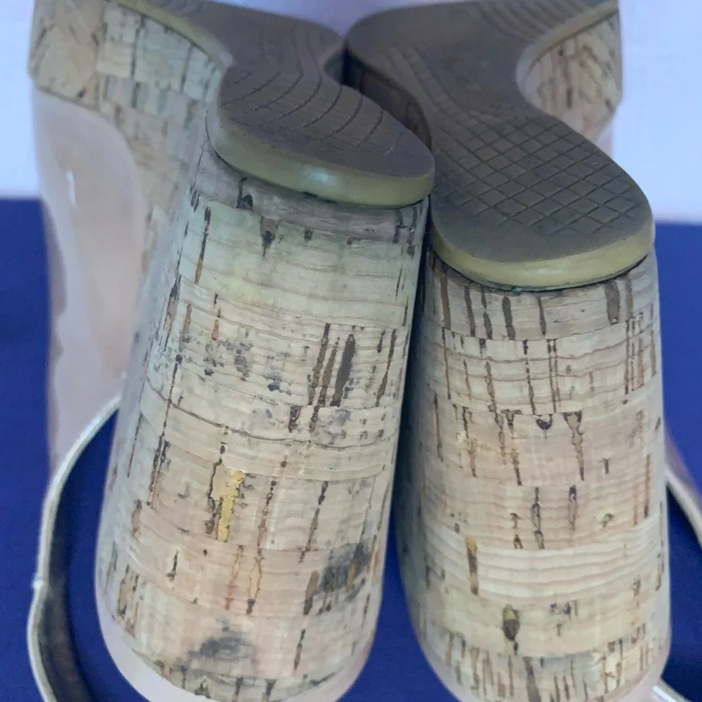 Stuart Weitzman Jean Patent Wedge Sandals - Picture 11 of 13